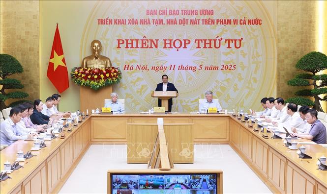 Thủ tướng Phạm Minh Chính chủ trì Phiên họp lần thứ tư của Ban Chỉ đạo xoá nhà tạm, nhà dột nát. Ảnh: Dương Giang-TTXVN
