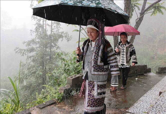 The attire of the Black Lo Lo people in Xin Cai commune, Meo Vac district. VNA Photo: Trần Việt