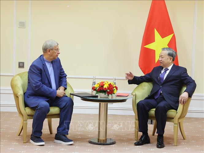 Party General Secretary To Lam receives General Director Kudryashov Sergei Ivanovich of Russian oil and gas company Zarubezhneft. VNA Photo: Thống Nhất