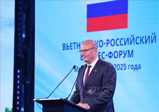 Phó Thủ tướng Nga Dmitry Chernyshenko phát biểu tại Diễn đàn Doanh nghiệp Việt Nam - Nga. Ảnh: Thống Nhất – TTXVN

