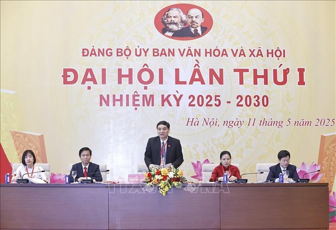 Chủ nhiệm Ủy ban Văn hóa và Xã hội của Quốc hội Nguyễn Đắc Vinh phát biểu. Ảnh: Doãn Tấn – TTXVN