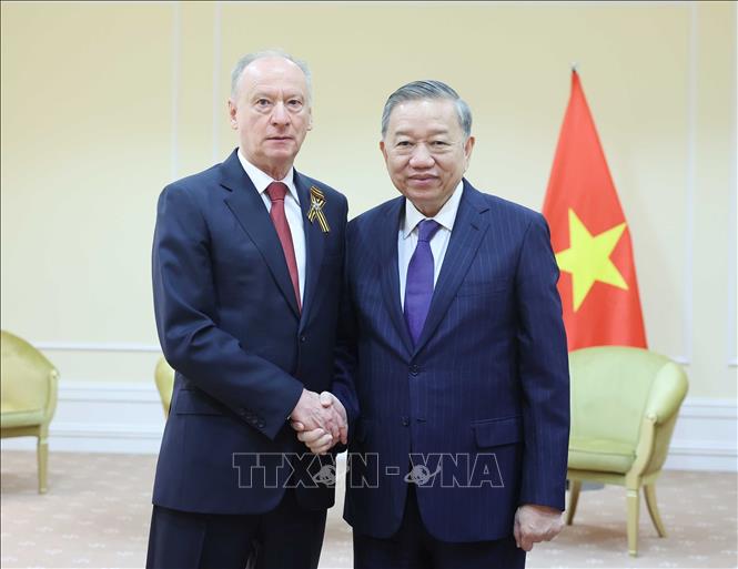 Party General Secretary To Lam meets former Secretary of the Security Council of Russia Nikolai Patrushev. VNA Photo: Thống Nhất
