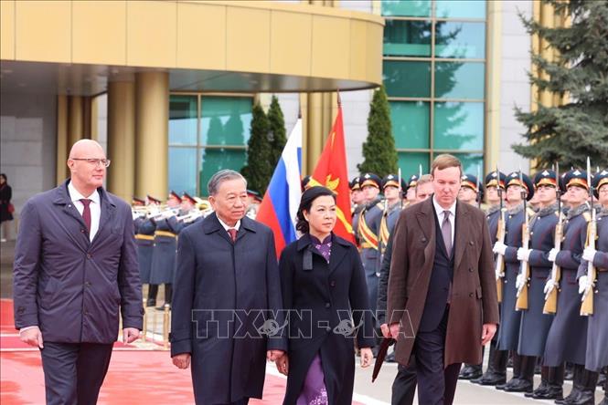 Lễ tiễn Tổng Bí thư Tô Lâm và Phu nhân tại sân bay Vnukovo 2, thủ đô Moskva. Ảnh: Thống Nhất – TTXVN