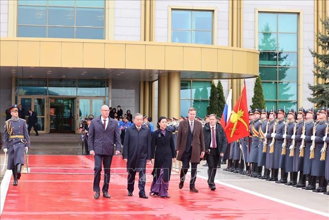 Lễ tiễn Tổng Bí thư Tô Lâm và Phu nhân tại sân bay Vnukovo 2, thủ đô Moskva. Ảnh: Thống Nhất – TTXVN