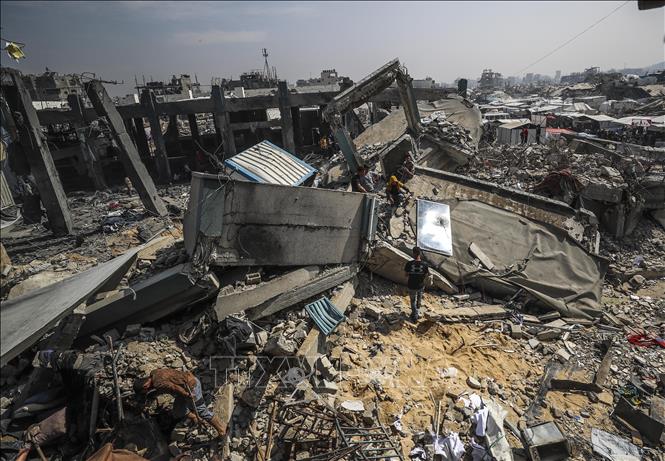 Cảnh đổ nát sau cuộc không kích của Israel tại Gaza ngày 10/5/2025. Ảnh: THX/TTXVN