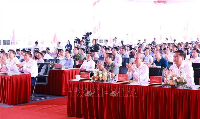 Thủ tướng Phạm Minh Chính dự Lễ khởi công dự án cao tốc Ninh Bình - Hải Phòng, đoạn qua 2 tỉnh Nam Định và Thái Bình. Ảnh: Dương Giang-TTXVN
