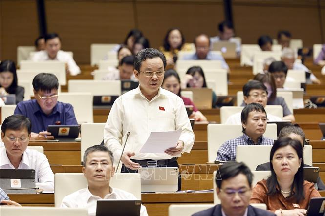 Đại biểu Quốc hội thành phố Hà Nội Hoàng Văn Cường phát biểu. Ảnh: Doãn Tấn - TTXVN