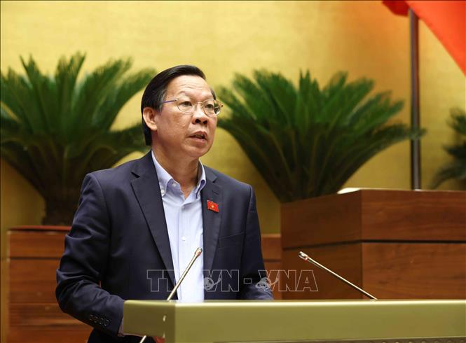Chủ nhiệm Uỷ ban Kinh tế và Tài chính của Quốc hội Phan Văn Mãi trình bày Báo cáo giải trình, tiếp thu, chỉnh lý dự thảo Luật Thuế thu nhập doanh nghiệp (sửa đổi). Ảnh: Phương Hoa - TTXVN