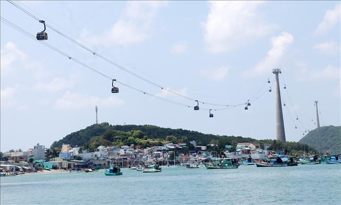 Hon Thom cable car system is the world's longest 3-wire sea-crossing cable car. VNA Photo: Lê Huy Hải 
