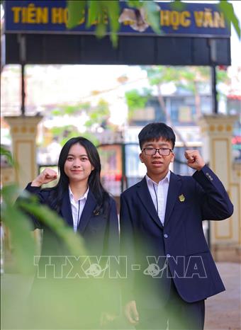 Đỗ Hà Phương, Nguyễn Đức Thái tự tin, quyết tâm trinh phục cuộc thi khoa học, kỹ thuật quốc tế 2025 tại Mỹ vào ngày 12/5. Ảnh: Thanh Tùng - TTXVN
