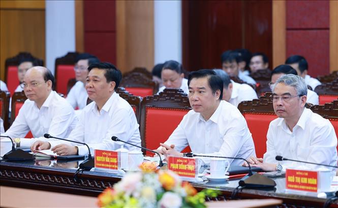 Lãnh đạo tỉnh Thái Bình tham dự buổi làm việc. Ảnh: Dương Giang-TTXVN 

