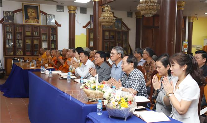 Các đại biểu tham dự Đại lễ Phật đản Phật lịch 2569 (dương lịch 2025) tại Lào. Ảnh: Xuân Tú - PV TTXVN tại Lào
