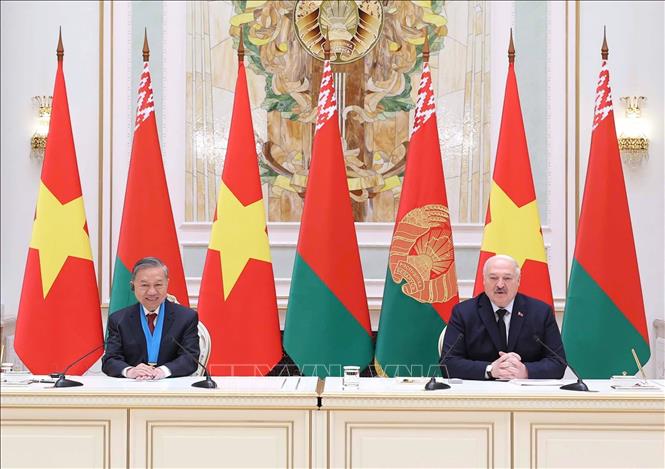 Tổng Bí thư Tô Lâm và Tổng thống Belarus Aleksandr Lukashenko phát biểu với báo chí. Ảnh: Thống Nhất – TTXVN

