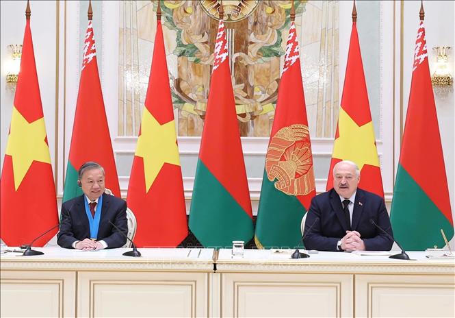 Tổng Bí thư Tô Lâm và Tổng thống Belarus Aleksandr Lukashenko phát biểu với báo chí. Ảnh: Thống Nhất – TTXVN
