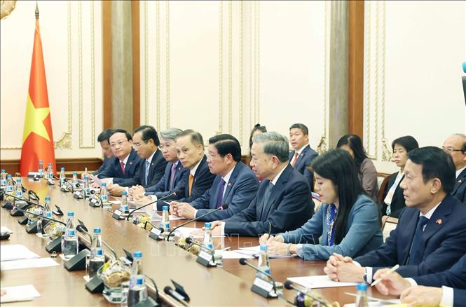 Tổng Bí thư Tô Lâm và đoàn Việt Nam tại cuộc hội kiến Chủ tịch Thượng viện Natalya Kochanova và Chủ tịch Hạ viện Igor Sergeyenko của Belarus. Ảnh: Thống Nhất – TTXVN
