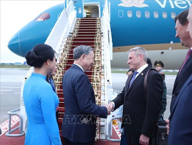 Lễ tiễn Tổng Bí thư Tô Lâm và Phu nhân tại sân bay quốc tế Minsk. Ảnh: Thống Nhất – TTXVN