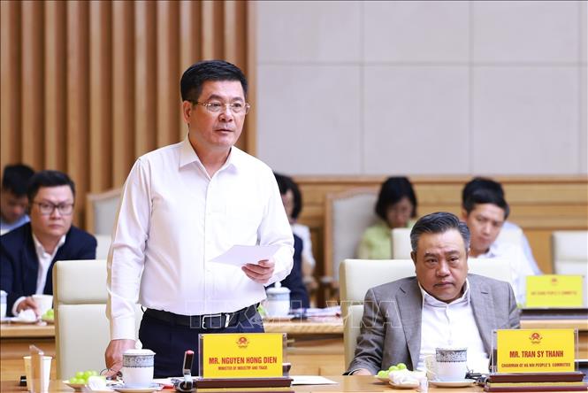 Bộ trưởng Bộ Công thương Nguyễn Hồng Diên phát biểu. Ảnh: Dương Giang-TTXVN