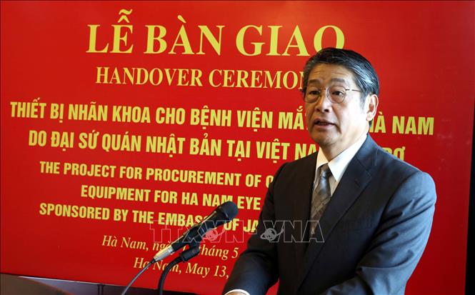 Ngài Ito Naoki, Đại sứ đặc mệnh toàn quyền Nhật Bản tại Việt Nam, phát biểu tại lễ bàn giao. Ảnh: Nguyễn Chinh - TTXVN