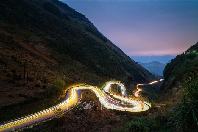 According to Time Out, Tham Ma Pass is an obvious pull, winding its way through six successive hairpin bends. VNA Photo