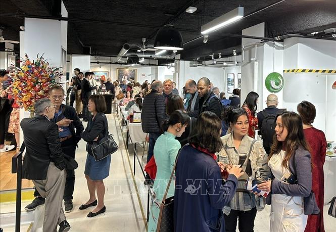 Travel businesses meet at the event. VNA Photo: Anh Dũng