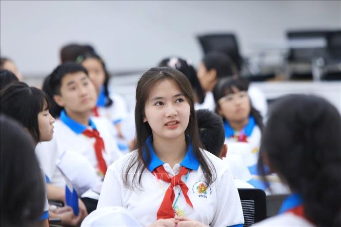 Các đại biểu thiếu nghe phần giới thiệu về Trường Đại học VinUni. Ảnh: Tuấn Anh - TTXVN 