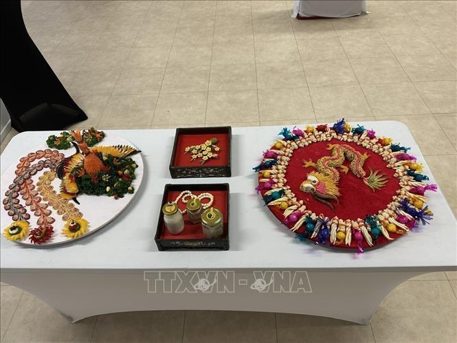 Hue royal cuisine is introduced at the event. VNA Photo: Anh Dũng