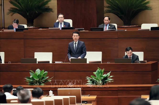 Bộ trưởng Bộ Khoa học và Công nghệ Nguyễn Mạnh Hùng giải trình, làm rõ một số vấn đề đại biểu Quốc hội nêu. Ảnh: An Đăng - TTXVN