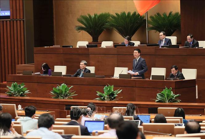 Bộ trưởng Bộ Khoa học và Công nghệ Nguyễn Mạnh Hùng giải trình, làm rõ một số vấn đề đại biểu Quốc hội nêu. Ảnh: An Đăng - TTXVN