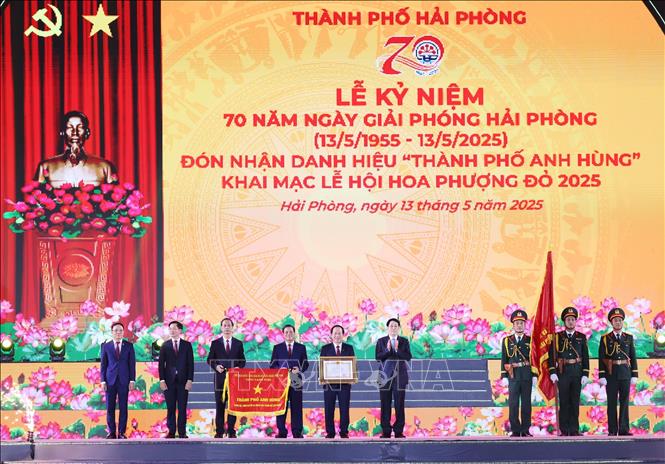 Chủ tịch nước Lương Cường trao Danh hiệu 