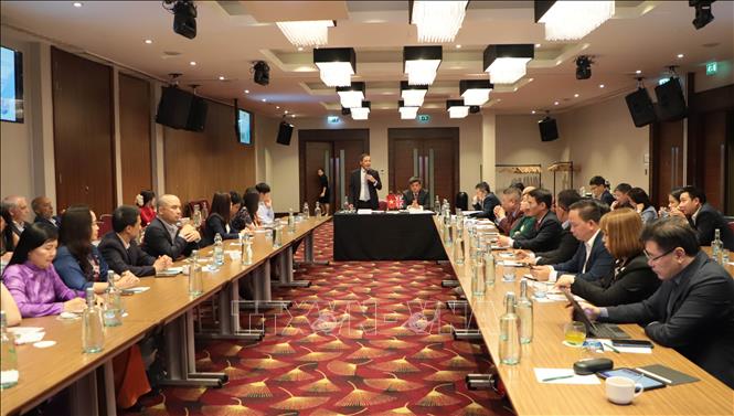 Diễn đàn thu hút đông đảo đại diện các hiệp hội, doanh nghiệp và doanh nhân Anh, cộng đồng người Việt Nam tại Anh. Ảnh: Phong Hà - PV TTXVN tại Anh