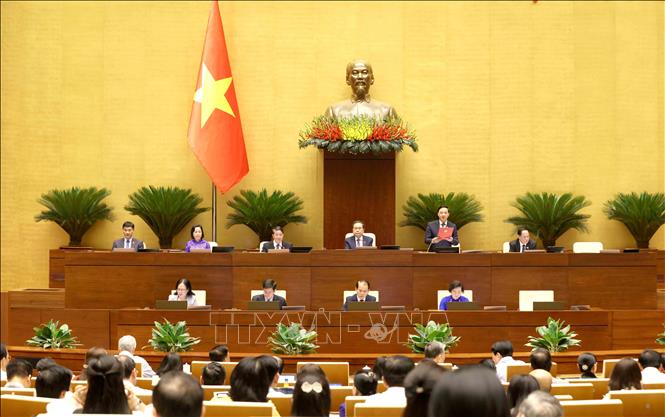 Phó Chủ tịch Quốc hội Nguyễn Khắc Định điều hành phiên họp. Ảnh: Phương Hoa - TTXVN