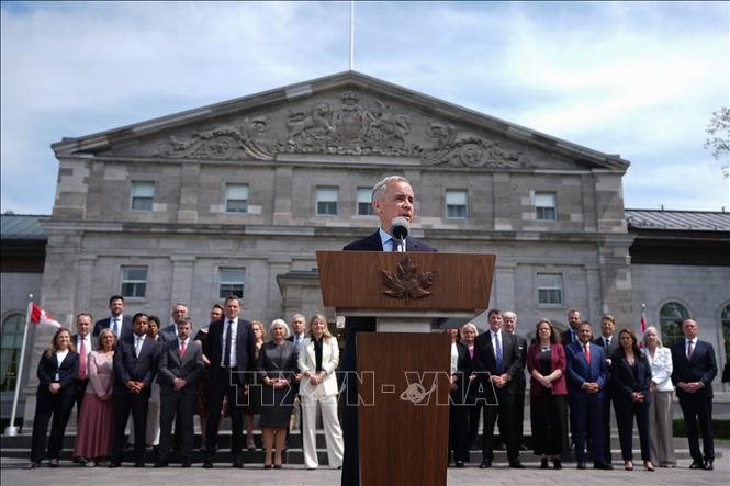 Thủ tướng Canada Mark Carney phát biểu với báo giới sau lễ tuyên thệ nhậm chức của nội các mới tại Ottawa, Ontario, Canada, ngày 13/5/2025. Ảnh: AA/TTXVN 