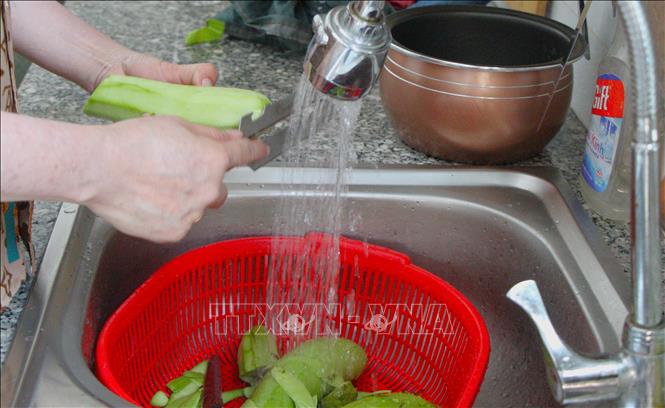 Nguồn nước sạch được đảm bảo cung cấp cho người dân sử dụng. Ảnh: Nguyễn Hằng - TTXVN