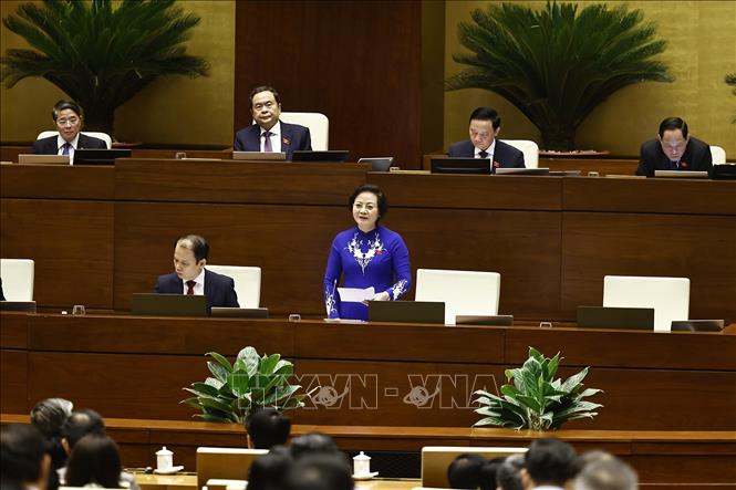 Bộ trưởng Bộ Nội vụ Phạm Thị Thanh Trà phát biểu giải trình, làm rõ một số vấn đề đại biểu Quốc hội nêu liên quan đến dự án Luật Tổ chức chính quyền địa phương (sửa đổi). Ảnh: Doãn Tấn - TTXVN