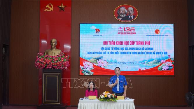 Bí thư Thành Đoàn Huế Nguyễn Thanh Hoài chủ trì Hội thảo. Ảnh: Mai Trang - TTXVN                        