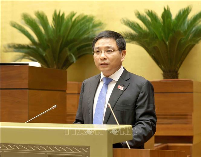 Bộ trưởng Bộ Tài chính Nguyễn Văn Thắng trình bày Tờ trình dự án Luật Ngân sách nhà nước (sửa đổi). Ảnh: Phương Hoa - TTXVN