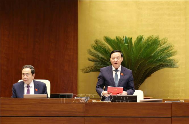 Phó Chủ tịch Quốc hội Nguyễn Khắc Định điều hành phiên họp. Ảnh: Phương Hoa - TTXVN
