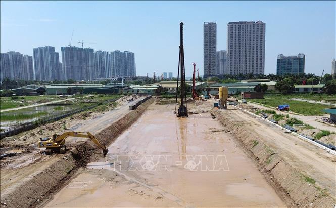 Điểm đầu tuyến tiếp giáp với nút giao khác mức vừa được đơn vị khác khởi công trong tháng 4/2025. Ảnh: Quốc Khánh - TTXVN