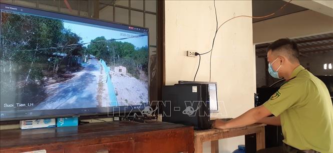 Lực lượng kiểm lâm tại Bà Rịa-Vũng Tàu ứng dụng một số công nghệ vào công tác quản lý, bảo vệ rừng. Ảnh: Hoàng Nhị - TTXVN