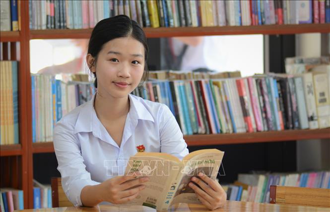 Chân dung Liên đội trưởng Hà Phan Bách Hợp, học sinh lớp 9/10 (Liên đội trưởng trường Trung học cơ sở Tây Sơn, quận Hải Châu, thành phố Đà Nẵng). Ảnh: Văn Dũng-TTXVN
