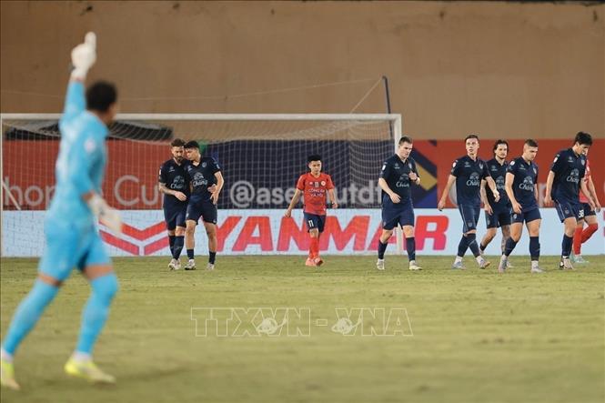 Good (số 6) ghi bàn thắng gỡ hoà 1-1 cho Buriram United. Ảnh: Minh Quyết - TTXVN
