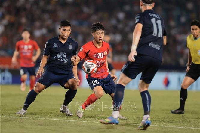 Kết thúc trận đấu, hai đội hoà với tỷ số 2 - 2. Ảnh: Minh Quyết - TTXVN