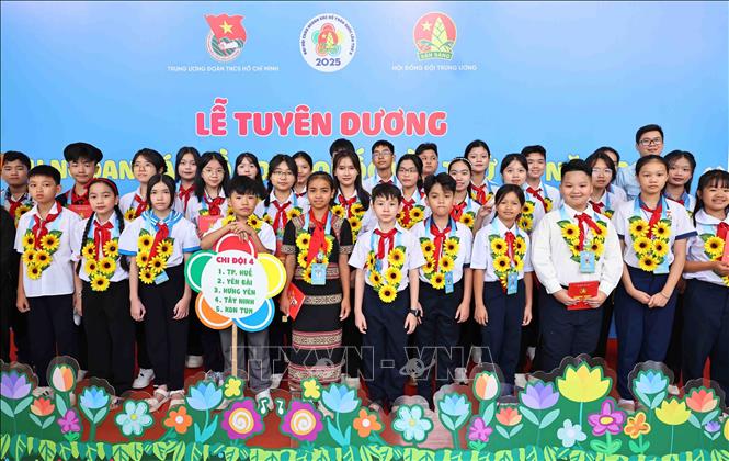 Các đại biểu tham dự Lễ tuyên dương. Ảnh: Minh Đức – TTXVN