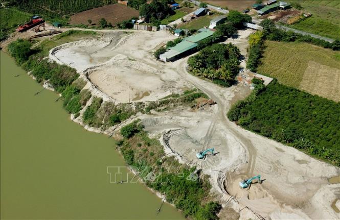 Một bến cát tại huyện Krông Nô (Đắk Nông) hầu như đã hết cát trên bãi. Ảnh: Hưng Thịnh – TTXVN