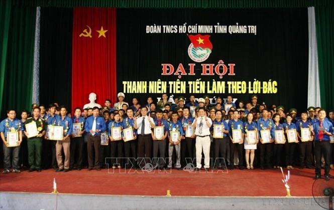 Tỉnh đoàn Quảng Trị tổ chức Đại hội Thanh niên tiên tiến làm theo lời Bác và tuyên dương 123 cá nhân, tập thể xuất sắc trong phong trào thi đua “Tuổi trẻ Quảng Trị học tập và làm theo lời Bác” giai đoạn 2011 - 2013. Ảnh: Hồ Cầu - TTXVN