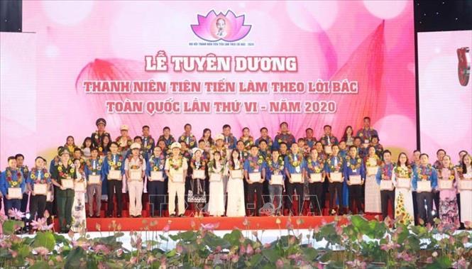 Tuyên dương Thanh niên tiên tiến làm theo lời Bác tại Đại hội Thanh niên tiên tiến làm theo lời Bác lần thứ VI năm 2020 (Nghệ An, 31/5/2020). Ảnh: Nguyễn Oanh-TTXVN