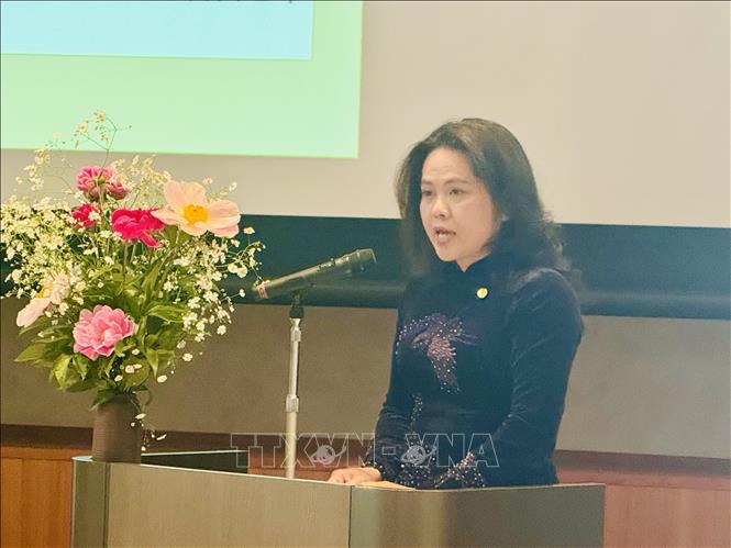 Tổng Lãnh sự Việt Nam tại Fukuoka Vũ Chi Mai phát biểu tại Hội thảo. Ảnh: Phạm Tuân-PV TTXVN tại Nhật Bản