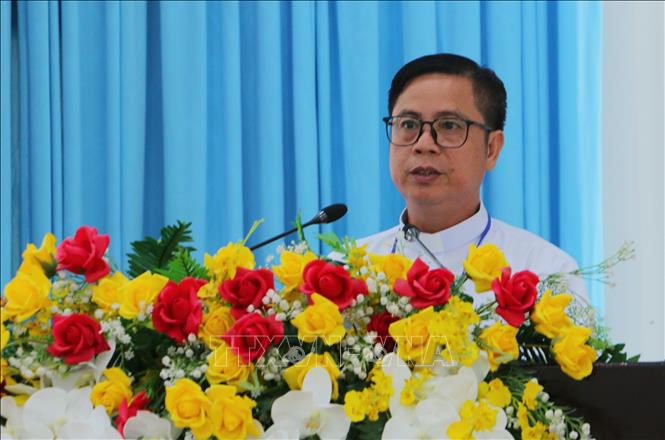 Linh mục Trương Minh Hải, Chủ tịch Ủy ban đoàn kết công giáo tỉnh Sóc Trăng phát biểu khai mạc đại hội. Ảnh: Tuấn Phi-TTXVN