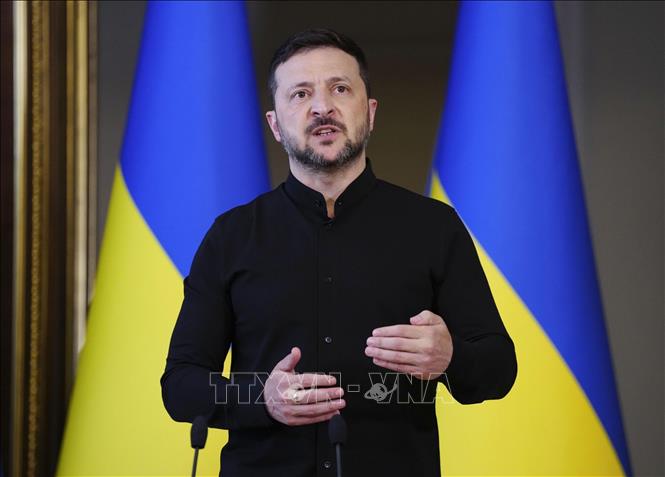 Tổng thống Ukraine Volodymyr Zelensky phát biểu trong cuộc họp báo tại Kiev ngày 13/5/2025. Ảnh: Kyodo/TTXVN