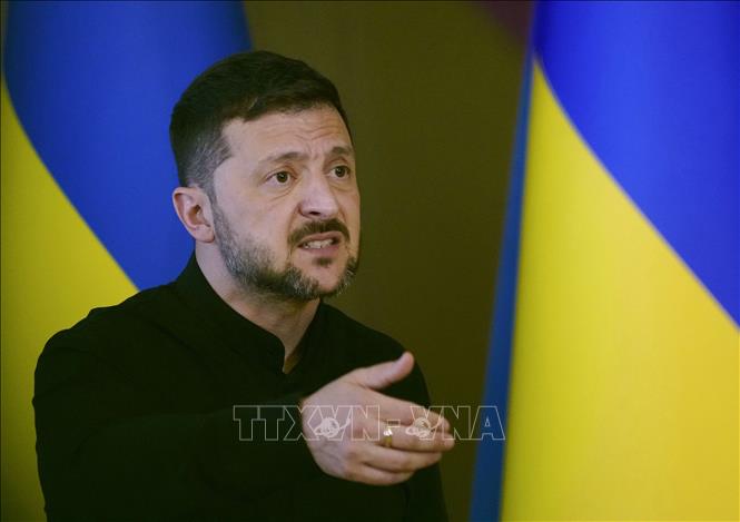 Tổng thống Ukraine Volodymyr Zelensky phát biểu trong cuộc họp báo tại Kiev ngày 13/5/2025. Ảnh: Kyodo/TTXVN
